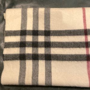 Burberry cashmere scarf